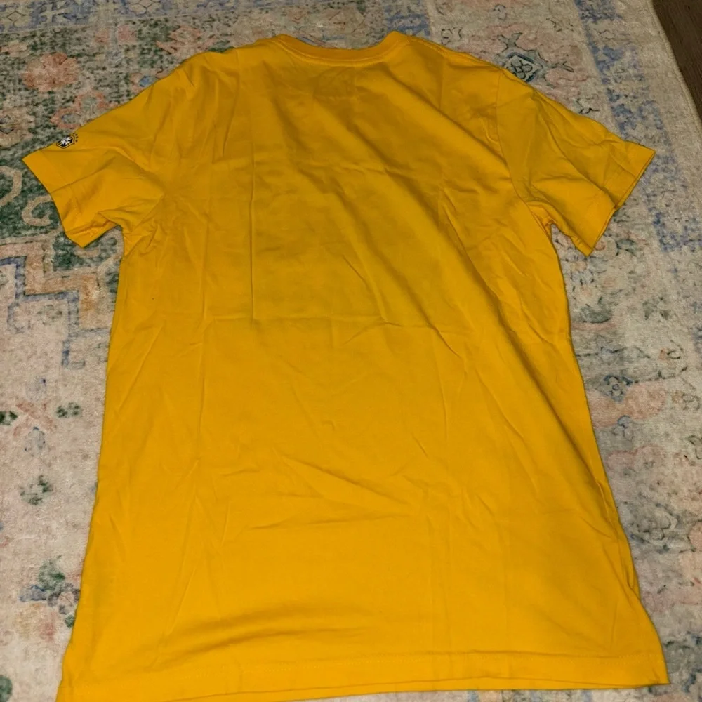 Nike Brasil Yellow Graphic Men's T-Shirt- slim fit
